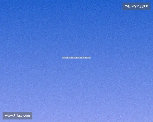 《电竞少女的峡谷征程:从青训营走向职业舞台》 《电竞少女的峡谷征程:从青训营走向职业舞台》